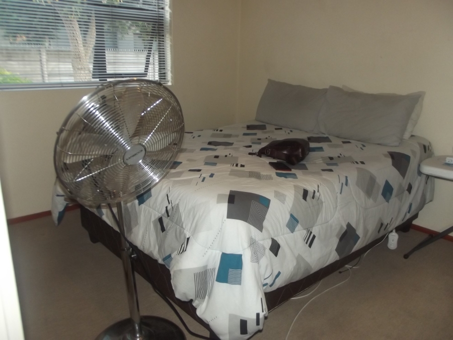 To Let 2 Bedroom Property for Rent in Groenvallei Western Cape